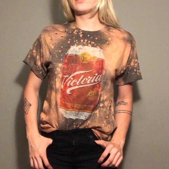 Distressed Victoria tee - Picture 3 of 3